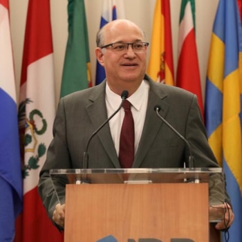 Representantes de la sociedad civil se reúnen con presidente del BID